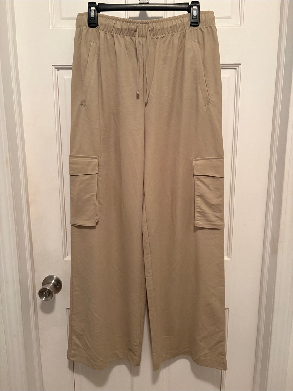 H&M Unisex Cargo Lounge Pants in Beige - Relaxed Fit size Medium NWT